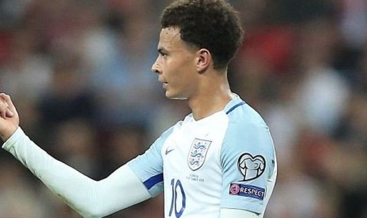 Dele Alli spoznal trest za prostredník v zápase so Slovenskom